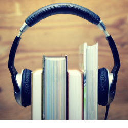 livres avec un casque